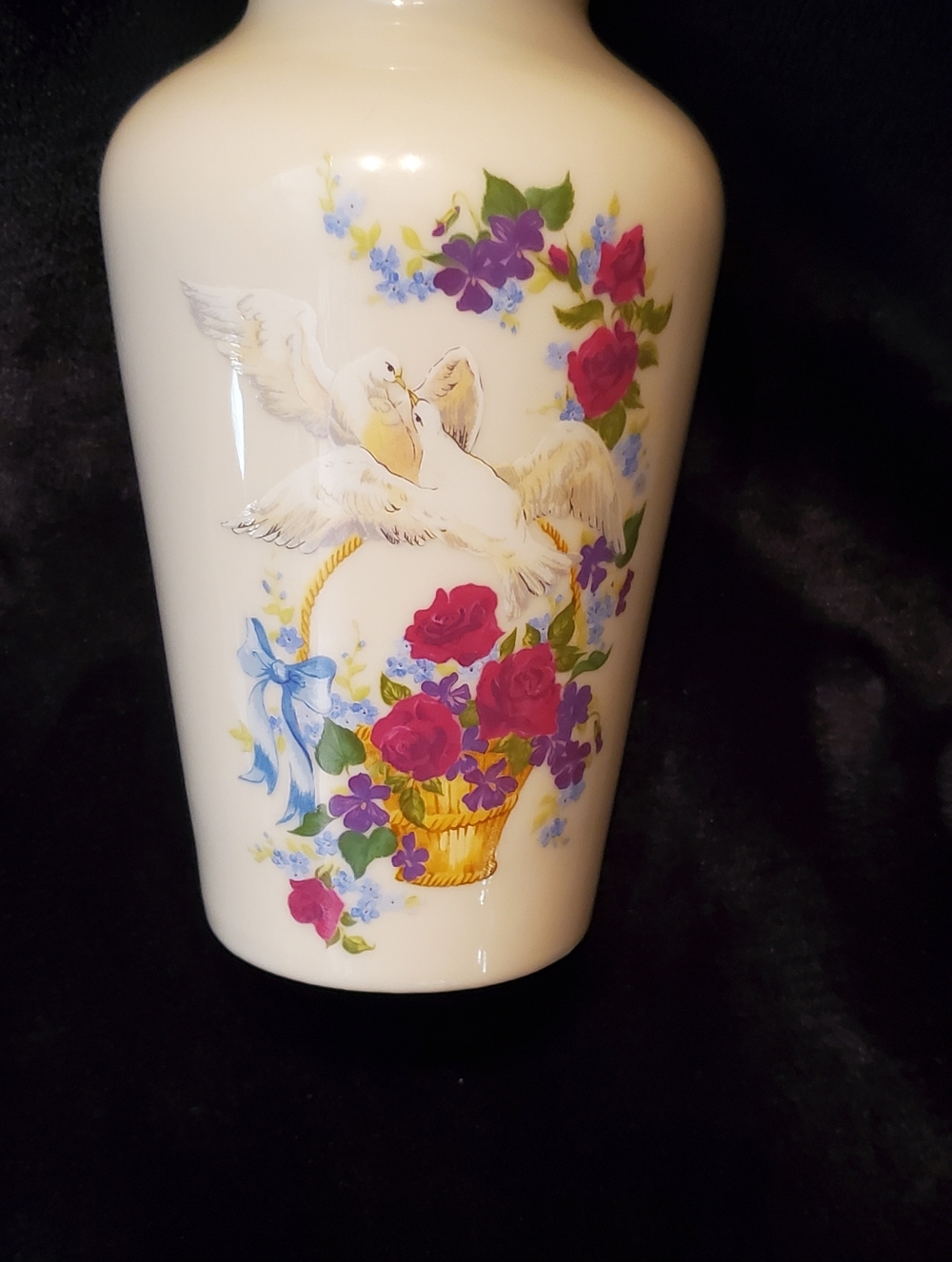 LENOX “BIRDS OF LOVE” VASE  Porcelain 5.5” Gold Trim Limited Edition